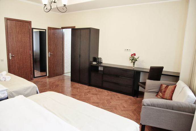 Imagen de la habitación del Hotel Four Brothers. Foto 17