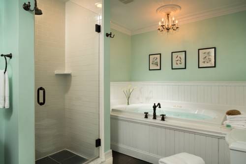 Imagen de la habitación del Hotel Four Chimneys Inn. Foto 5