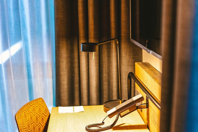 Imagen de la habitación del Hotel Four Elements Amsterdam. Foto 12