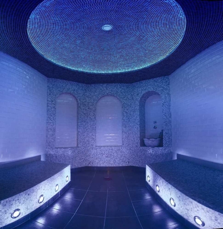 Imagen de la piscina del Hotel Four Elements Perm. Foto 16