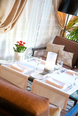 Imagen del bar/restaurante del Hotel Four Elements Perm. Foto 2