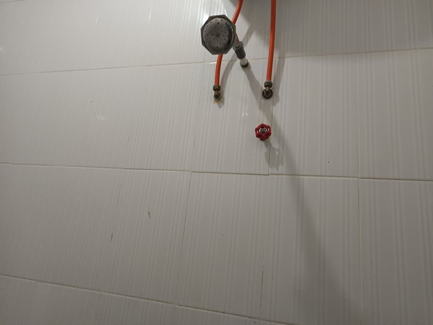 Imagen de la habitación del Hotel Four Hostel Bandar Lampung. Foto 14