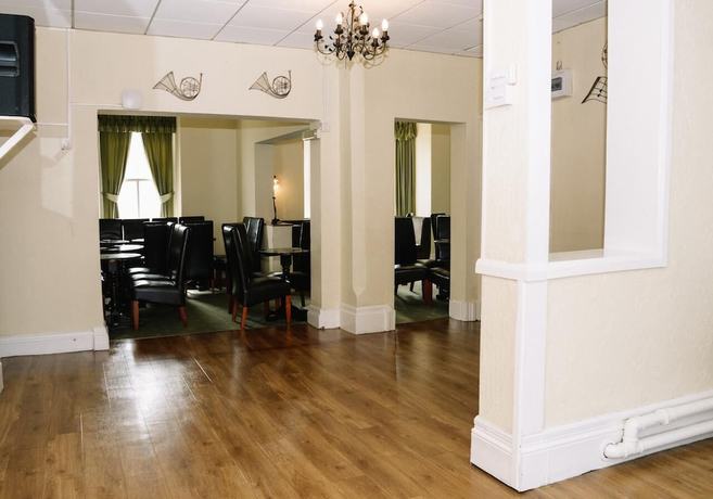Imagen de los interiores del Hotel Four Oaks. Foto 20