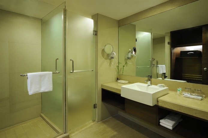Imagen de la habitación del Hotel Four Points By Sheraton Ahmedabad. Foto 6