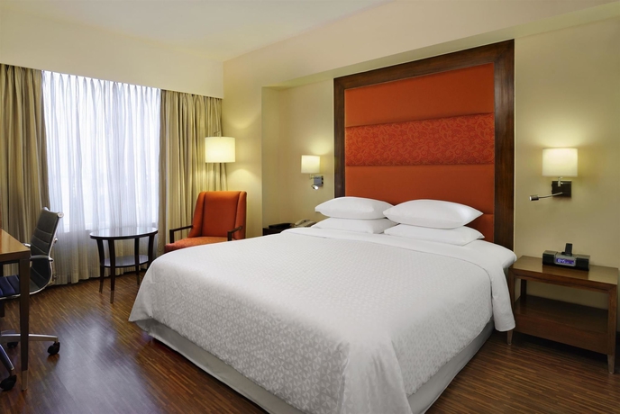 Imagen de la habitación del Hotel Four Points By Sheraton Ahmedabad. Foto 9
