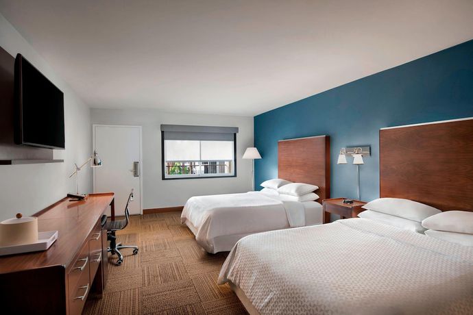 Imagen de la habitación del Hotel Four Points By Sheraton Anaheim. Foto 6