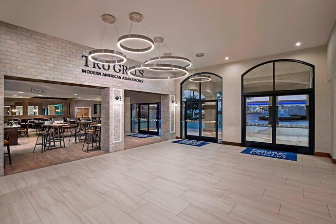 Imagen del bar/restaurante del Hotel Four Points By Sheraton Anaheim. Foto 4