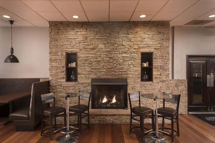 Imagen del bar/restaurante del Hotel Four Points By Sheraton Asheville Downtown. Foto 5