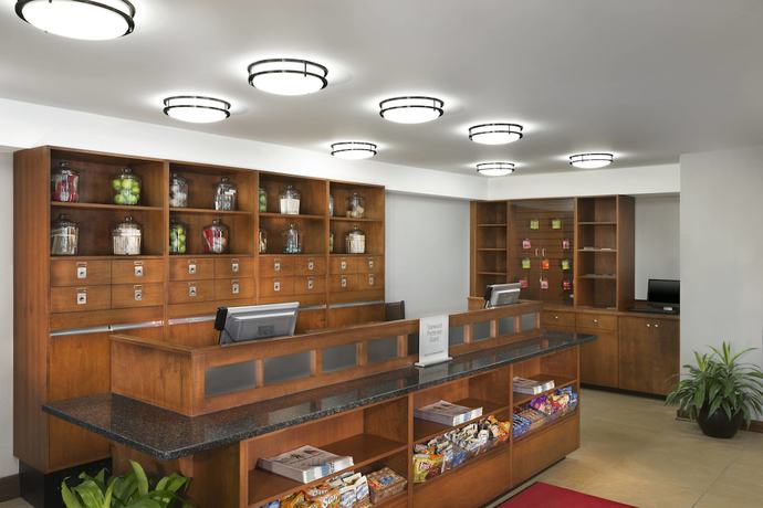 Imagen de los interiores del Hotel Four Points By Sheraton Asheville Downtown. Foto 17