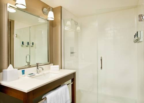 Imagen de la habitación del Hotel Four Points By Sheraton At Phoenix Mesa Gateway Airport. Foto 6