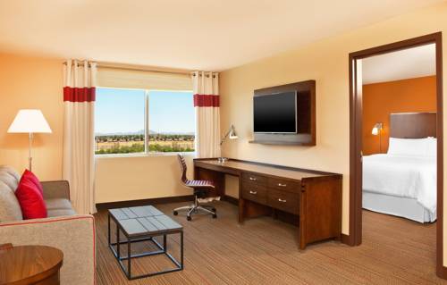 Imagen de la habitación del Hotel Four Points By Sheraton At Phoenix Mesa Gateway Airport. Foto 10