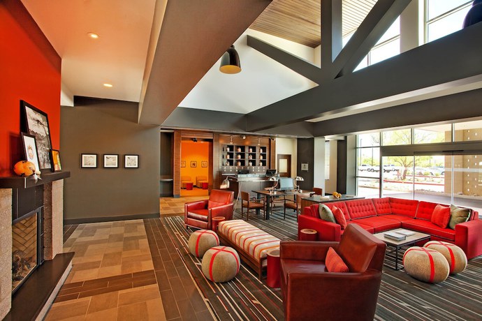Imagen de los interiores del Hotel Four Points By Sheraton At Phoenix Mesa Gateway Airport. Foto 13