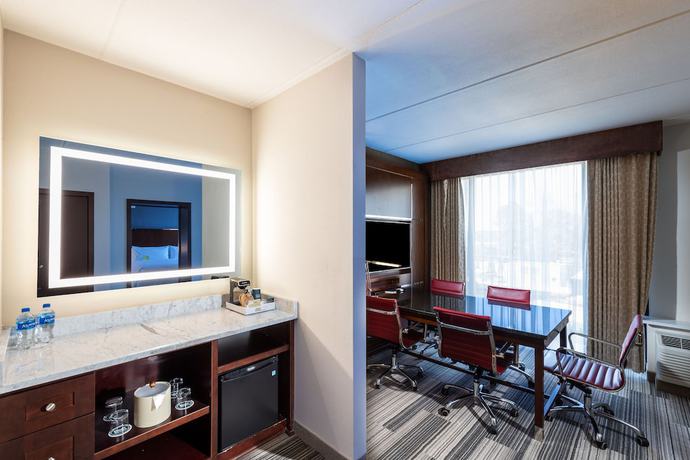 Imagen de la habitación del Hotel Four Points By Sheraton Atlanta Airport West. Foto 7