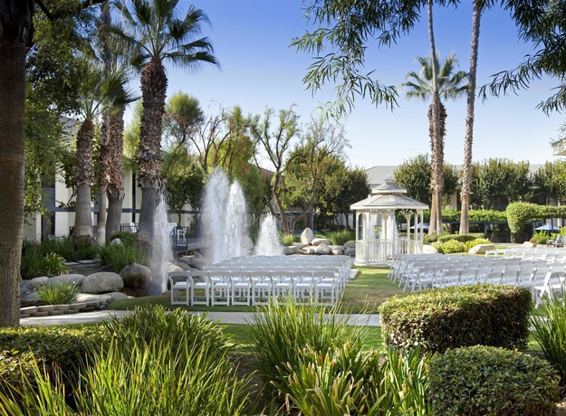 Imagen de los interiores del Hotel Four Points By Sheraton Bakersfield. Foto 9