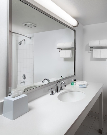 Imagen de la habitación del Hotel Four Points By Sheraton Bakersfield. Foto 7