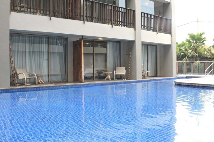 Imagen de la piscina del Hotel Four Points By Sheraton Bali, Kuta. Foto 12