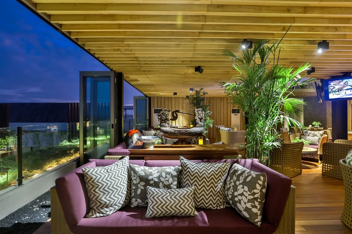 Imagen de los interiores del Hotel Four Points By Sheraton Bali Seminyak. Foto 15