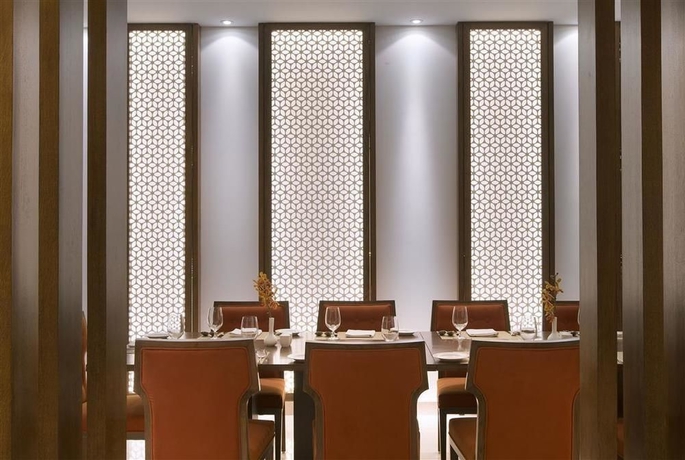 Imagen del bar/restaurante del Hotel Four Points By Sheraton Bengaluru, Whitefield. Foto 2