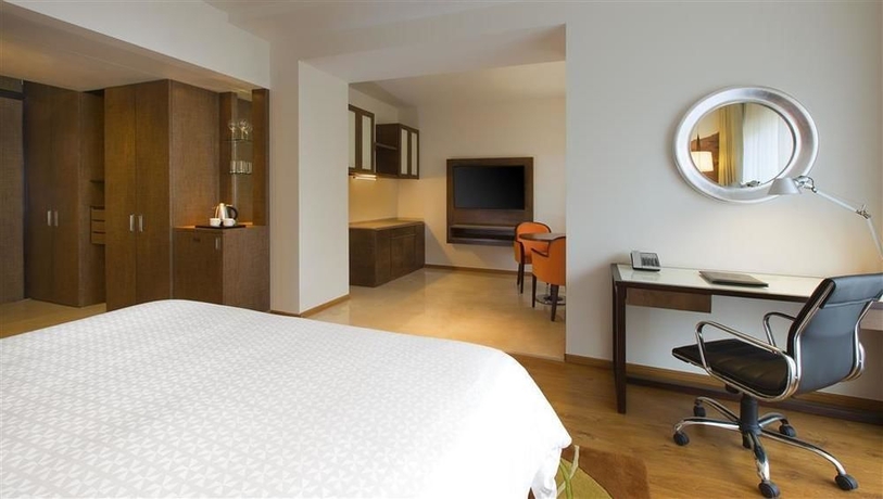 Imagen de la habitación del Hotel Four Points By Sheraton Bengaluru, Whitefield. Foto 8