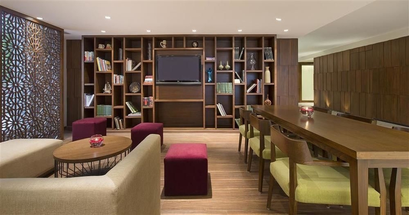 Imagen del bar/restaurante del Hotel Four Points By Sheraton Bengaluru, Whitefield. Foto 7