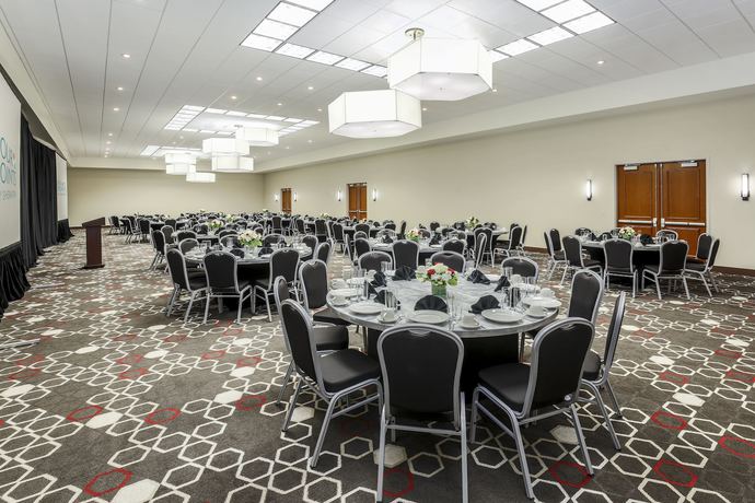 Imagen de los interiores del Hotel Four Points By Sheraton Bentonville. Foto 14