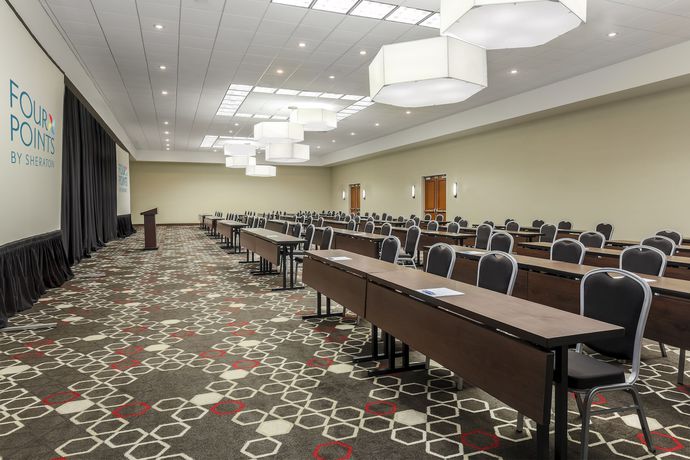 Imagen de los interiores del Hotel Four Points By Sheraton Bentonville. Foto 15