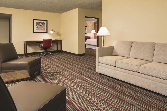Imagen de la habitación del Hotel Four Points By Sheraton Bentonville. Foto 7