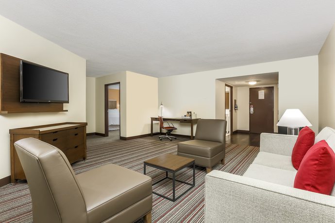 Imagen de la habitación del Hotel Four Points By Sheraton Bentonville. Foto 8