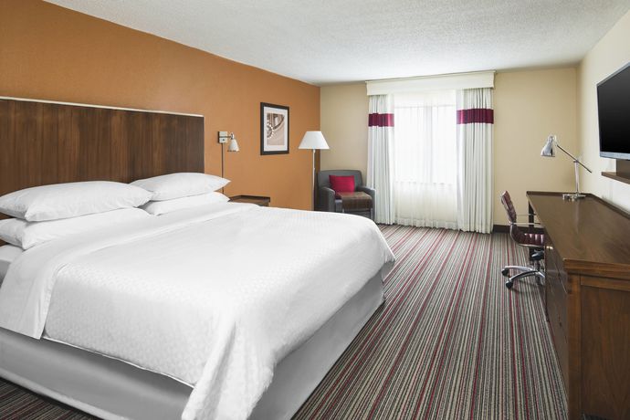 Imagen de la habitación del Hotel Four Points By Sheraton Bentonville. Foto 9
