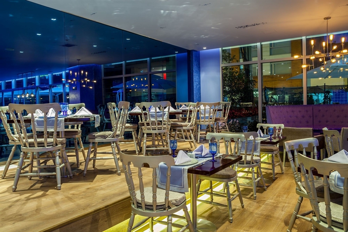 Imagen del bar/restaurante del Hotel Four Points By Sheraton Bogota. Foto 4