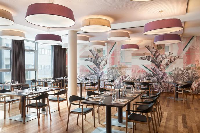 Imagen del bar/restaurante del Hotel Four Points By Sheraton Bolzano. Foto 5