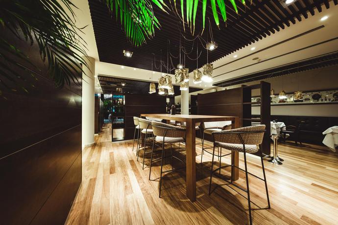 Imagen del bar/restaurante del Hotel Four Points By Sheraton Bolzano. Foto 7