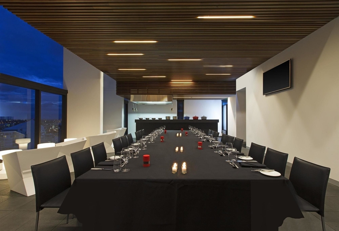 Imagen de los interiores del Hotel Four Points By Sheraton Brisbane. Foto 14