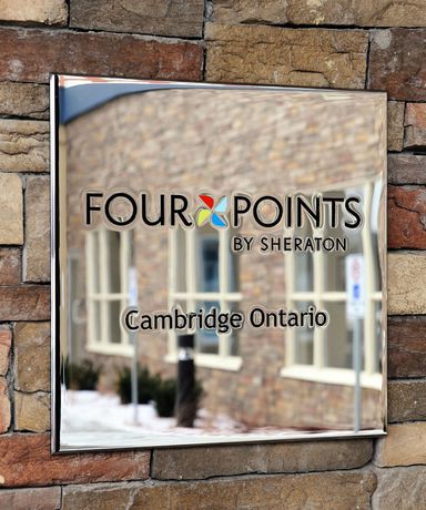 Imagen general del Hotel Four Points By Sheraton Cambridge Kitchener, Ontario. Foto 2