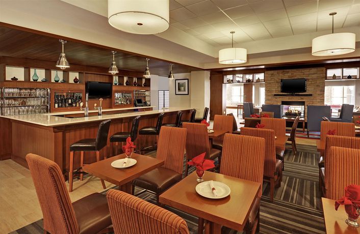 Imagen del bar/restaurante del Hotel Four Points By Sheraton Cambridge Kitchener, Ontario. Foto 4