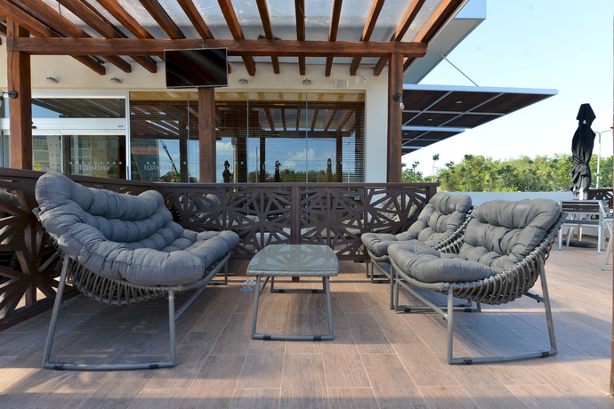 Imagen de los exteriores del Hotel Four Points By Sheraton Cancun Centro. Foto 8