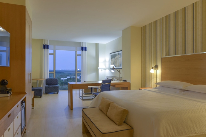 Imagen de los interiores del Hotel Four Points By Sheraton Cancun Centro. Foto 9