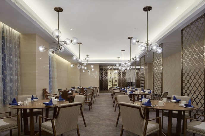 Imagen del bar/restaurante del Hotel Four Points By Sheraton Changchun, Hi-tech Zone. Foto 5