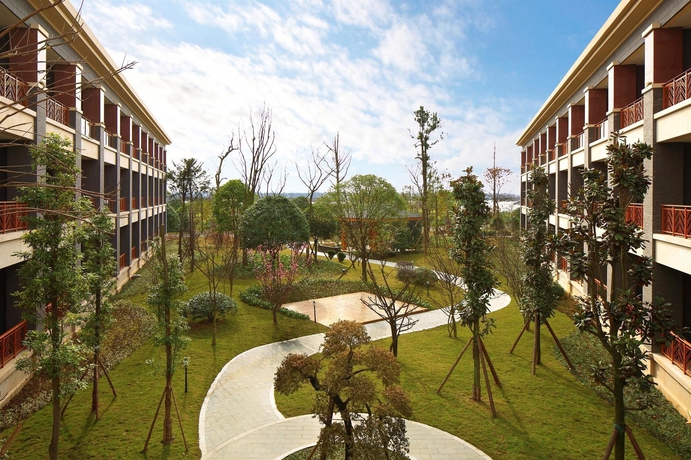 Imagen de los exteriores del Hotel Four Points By Sheraton Chengdu, Anren. Foto 13