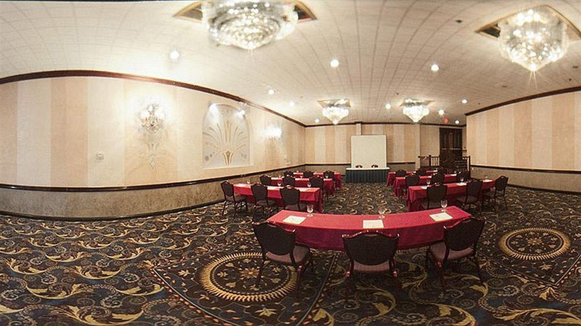 Imagen de los interiores del Hotel Four Points By Sheraton Chicago O'hare Airport. Foto 14