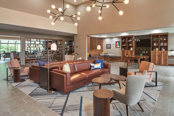 Imagen de los interiores del Hotel Four Points By Sheraton Chicago Schaumburg. Foto 9