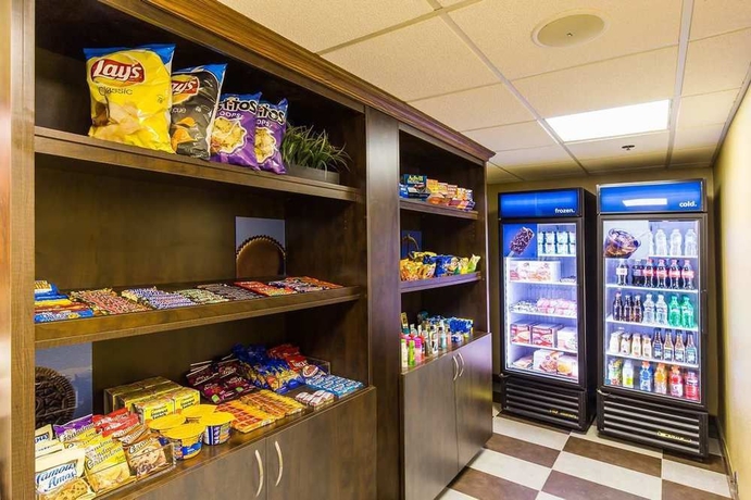 Imagen del bar/restaurante del Hotel Four Points By Sheraton Chicago Westchester/oak Brook. Foto 3