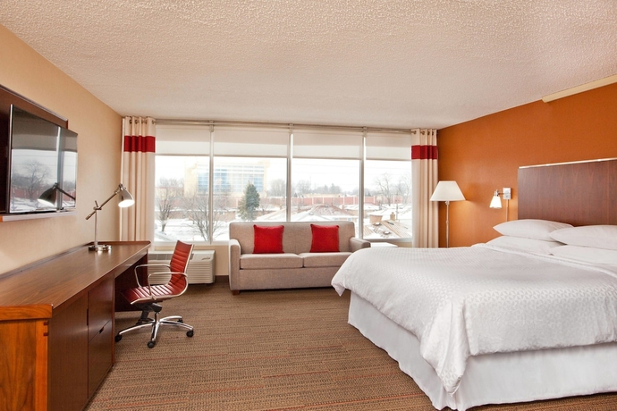 Imagen de la habitación del Hotel Four Points By Sheraton Cleveland Airport. Foto 6