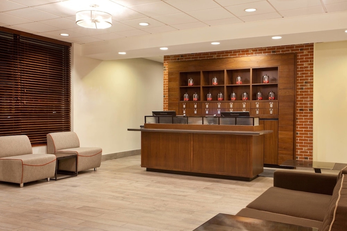 Imagen de los interiores del Hotel Four Points By Sheraton Cleveland Airport. Foto 13