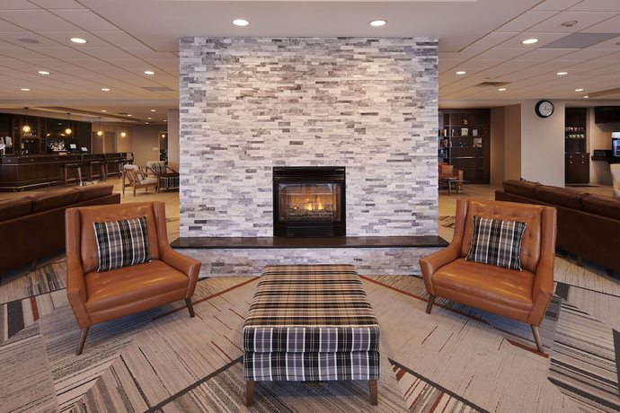 Imagen del bar/restaurante del Hotel Four Points By Sheraton Cleveland-eastlake. Foto 4