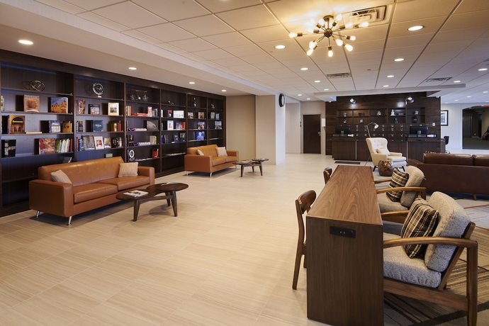 Imagen del bar/restaurante del Hotel Four Points By Sheraton Cleveland-eastlake. Foto 5