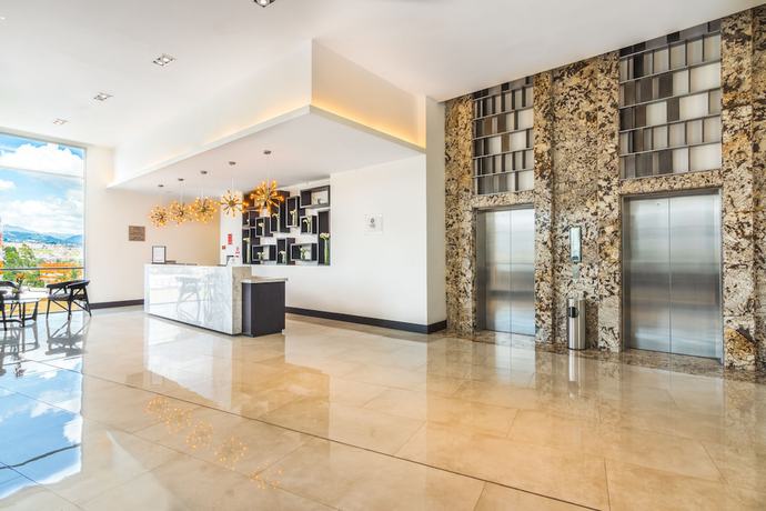 Imagen de los interiores del Hotel Four Points By Sheraton Cuenca. Foto 13