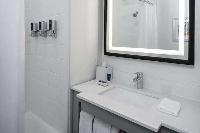Imagen de la habitación del Hotel Four Points By Sheraton Dallas Arlington Entertainment District. Foto 7
