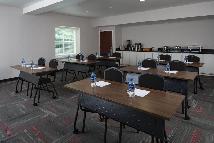 Imagen de los interiores del Hotel Four Points By Sheraton Dallas Arlington Entertainment District. Foto 14