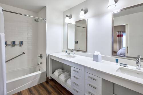 Imagen de la habitación del Hotel Four Points By Sheraton Dallas Fort Worth Airport North. Foto 6